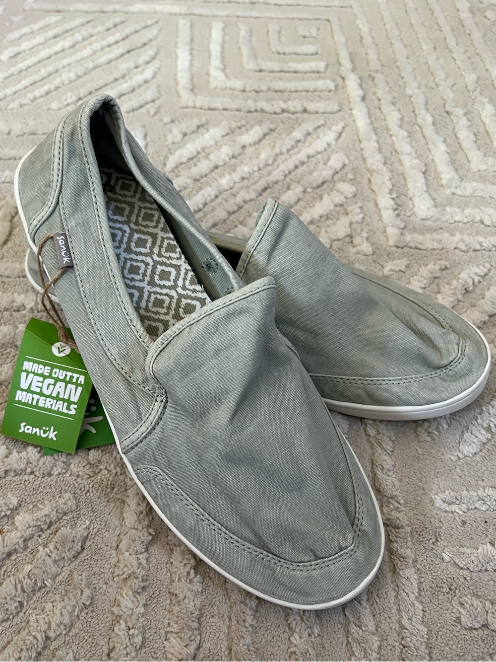 Sanuk Pair O Dice Loafers Women’s Size 11 Sage Green Vegan Slip-On Shoes NWT